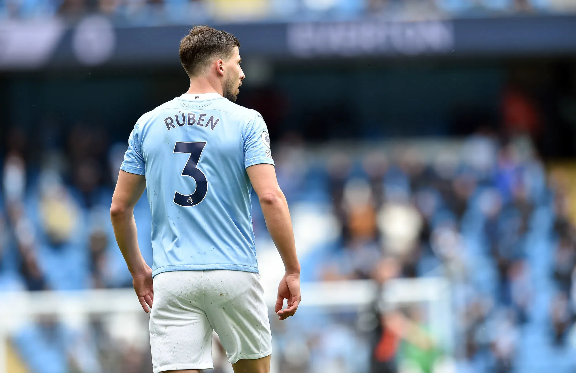 Rúben Dias élu meilleur joueur de Premier League, Guardiola meilleur entraîneur