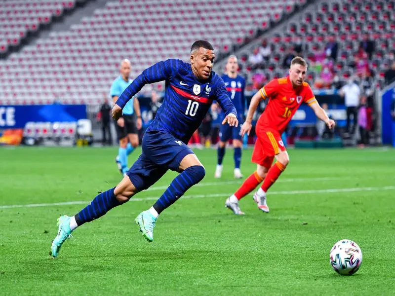Mbappé : «<span style="font-size:50%">&nbsp;</span>Je pouvais rester des heures à regarder des félins<span style="font-size:50%">&nbsp;</span>»