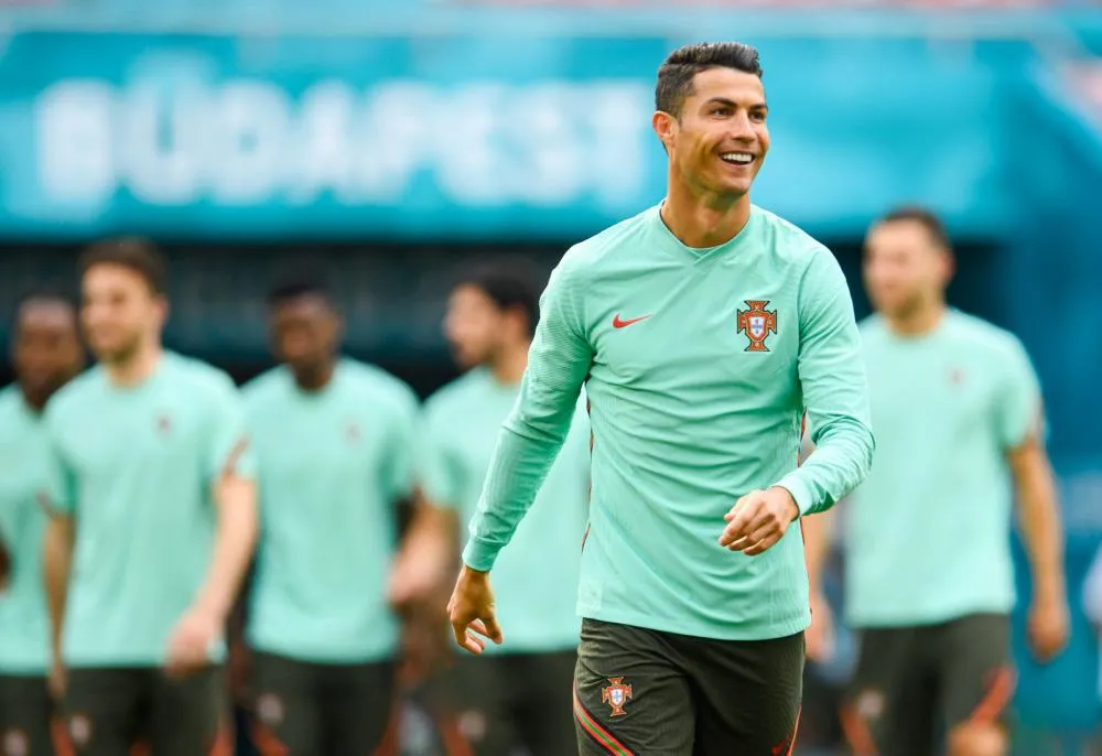 Quand Cristiano Ronaldo fait disparaître le Coca-Cola de la conférence de presse