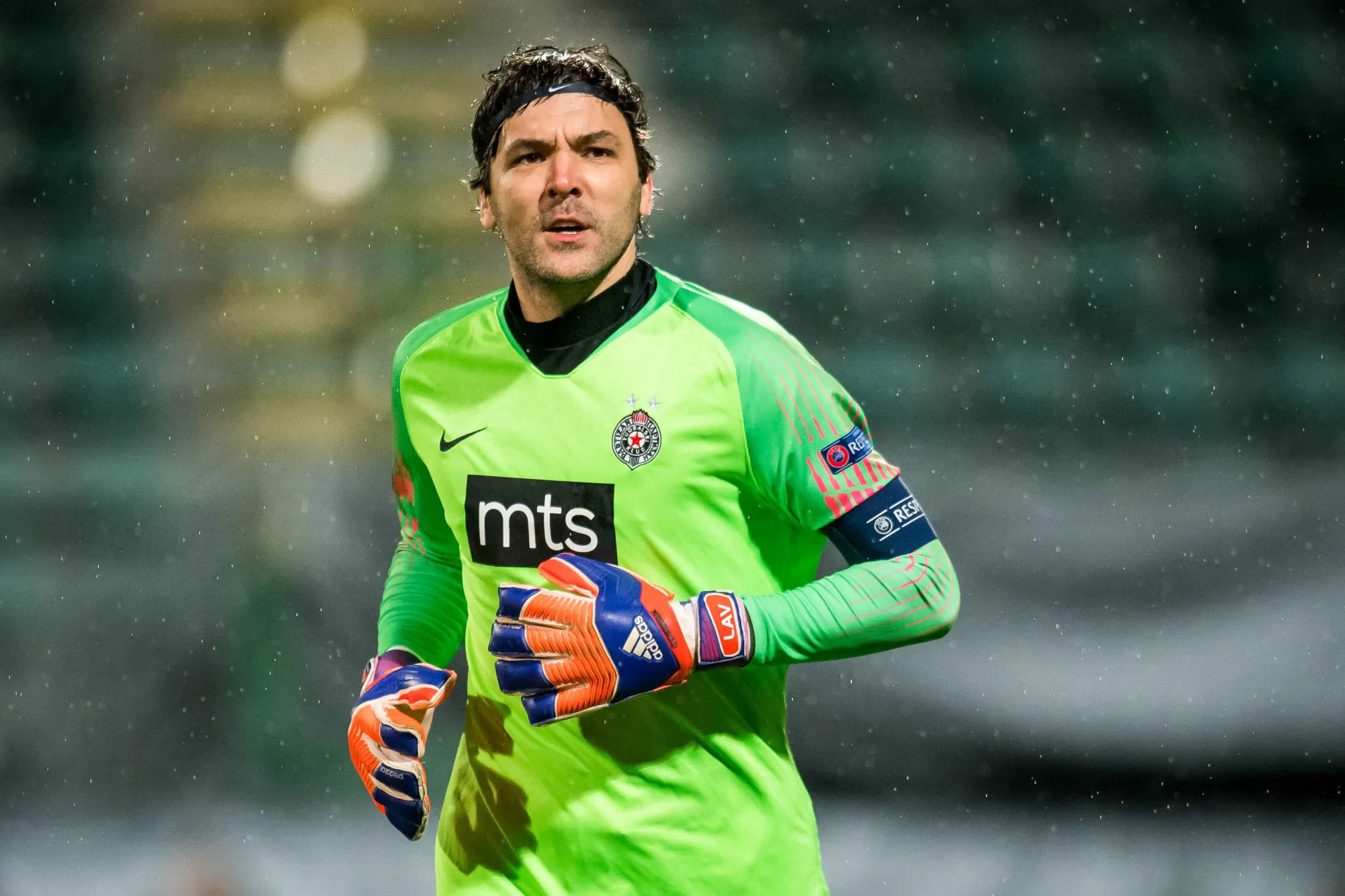 Altercation grotesque pendant les tirs au but de la finale de Coupe de Serbie, entre Vladimir Stojković et Nikola Krstović