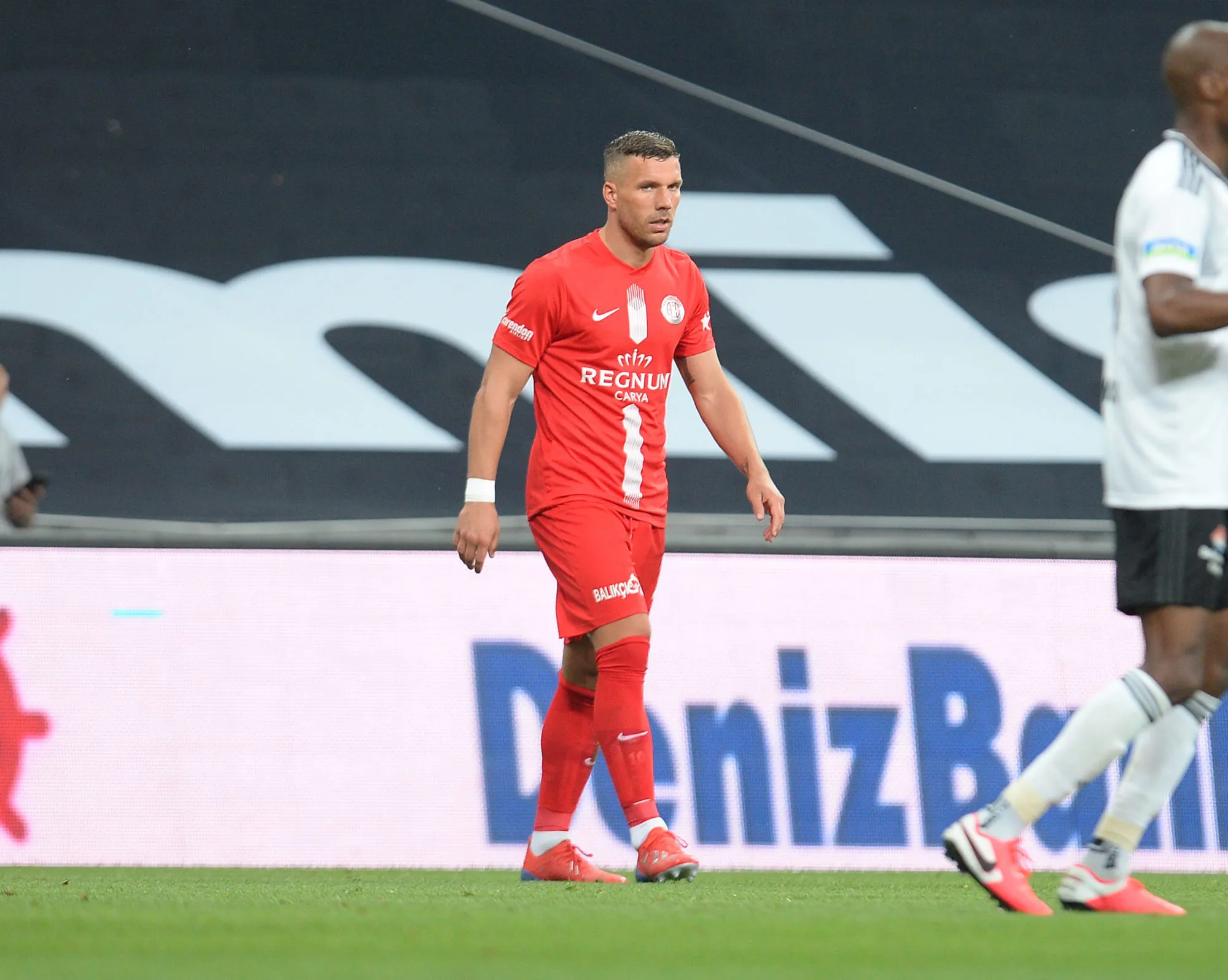 Lukas Podolski mécontent de ses adieux à Antalyaspor