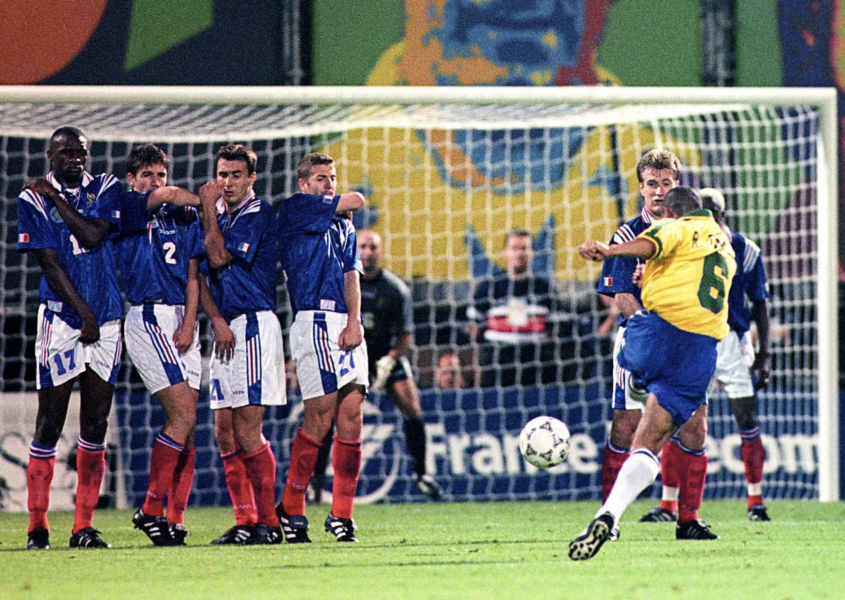 France-Brésil, 1997 : Roberto Carlos et le coup franc du siècle