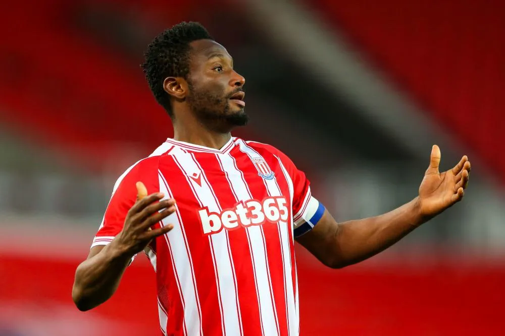 John Obi Mikel signe au Koweït