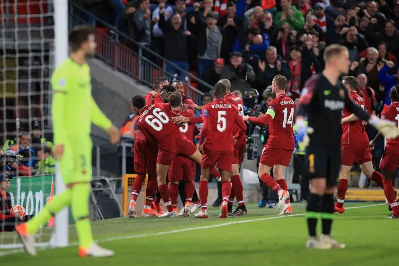 L’héroïque ramasseur de balles de Liverpool-Barcelone signe pro chez les Reds