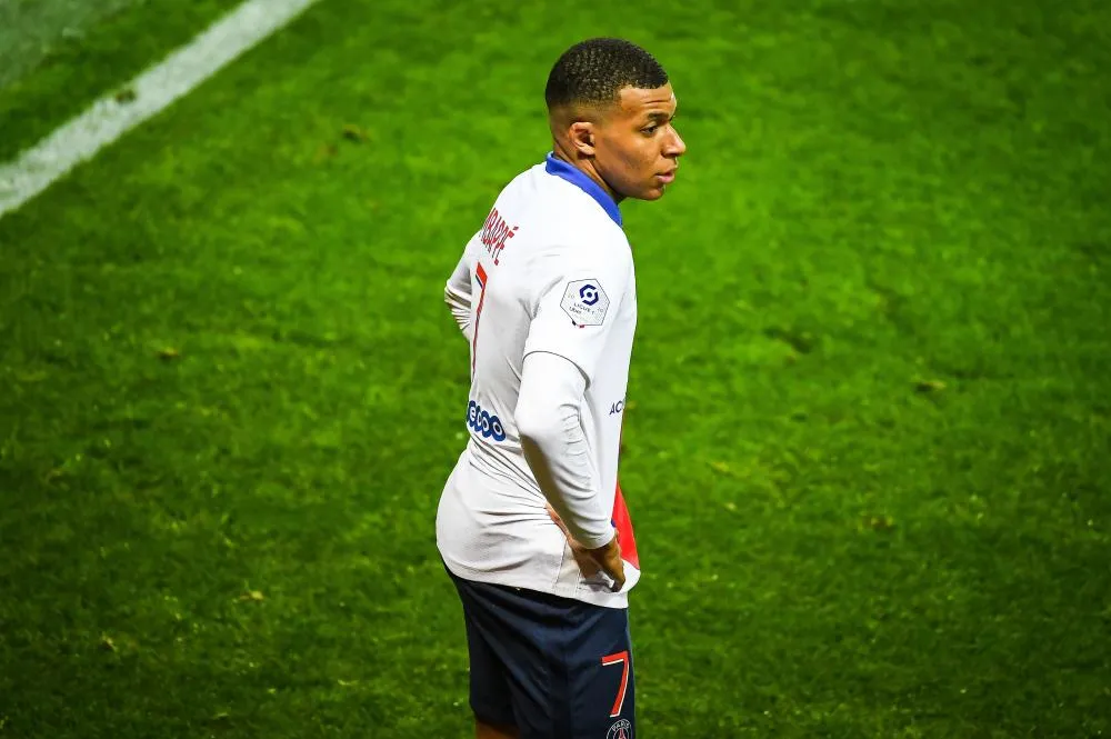 Le PSG sans Mbappé mais avec Wijnaldum face au LOSC