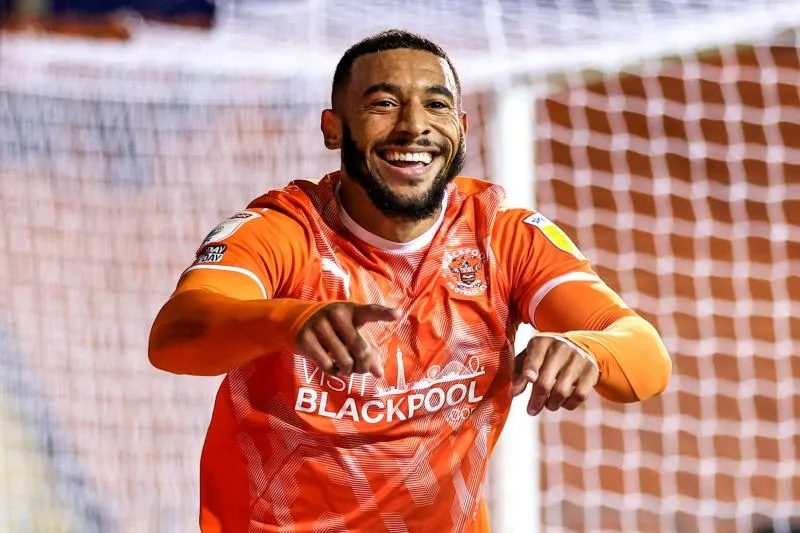 Le but incompréhensible de Keshi Anderson avec Blackpool