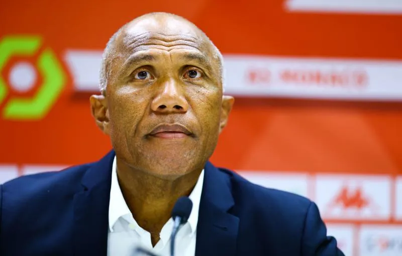 Antoine Kombouaré (Nantes) : «<span style="font-size:50%">&nbsp;</span>On n&rsquo;a pas de cellule de recrutement, j&rsquo;ai des copains qui m&rsquo;ont appelé<span style="font-size:50%">&nbsp;</span>»