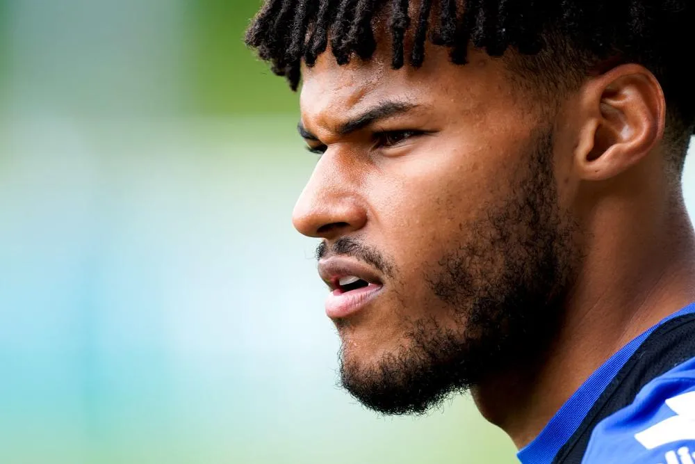 Tyrone Mings remet Priti Patel à sa place