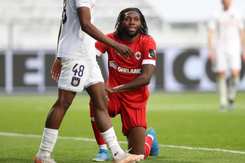 Le Royal Antwerp remercie Dieumerci Mbokani