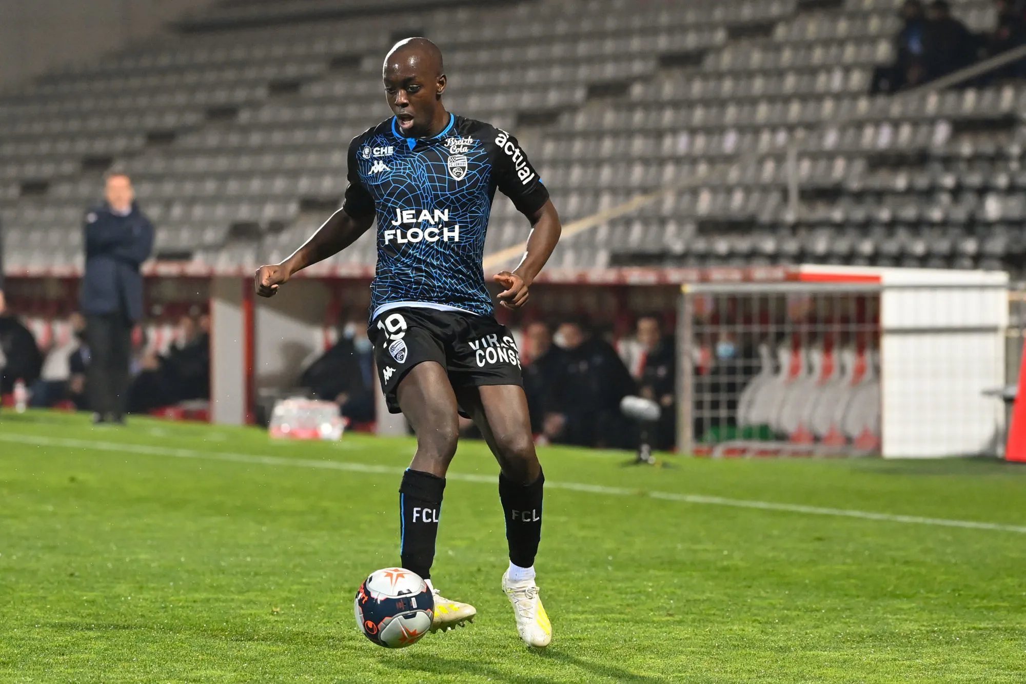 Après l&rsquo;attaque à l&rsquo;acide, Yoane Wissa (Lorient) rassure sur son état de santé