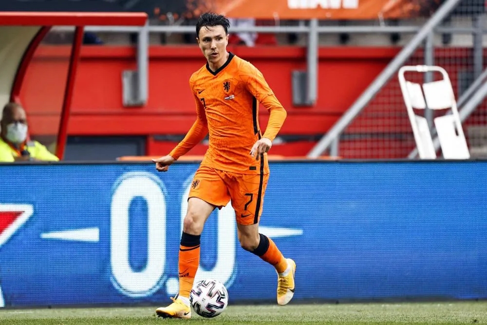 Feyenoord condamne une banderole menaçant de mort un joueur de l&rsquo;Ajax