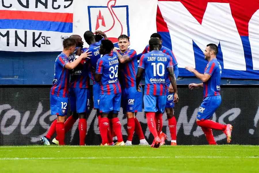 Caen et le Paris FC premiers leaders, Toulouse freiné