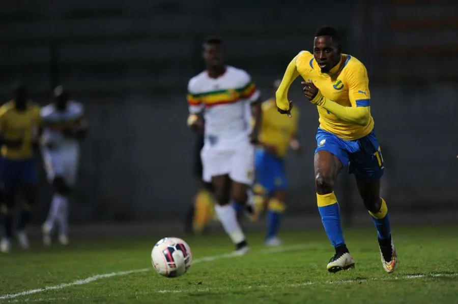 André Poko lâche un golazo avec le Gabon