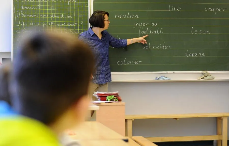 À l&rsquo;école, le foot sur le banc des remplaçants