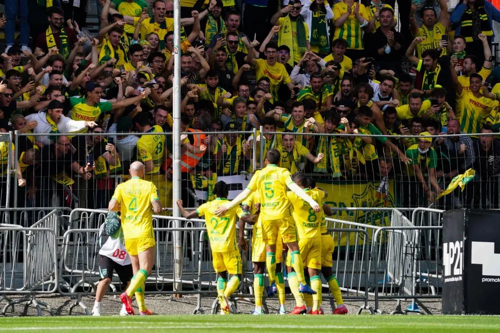 Nantes écrase Angers dans le derby