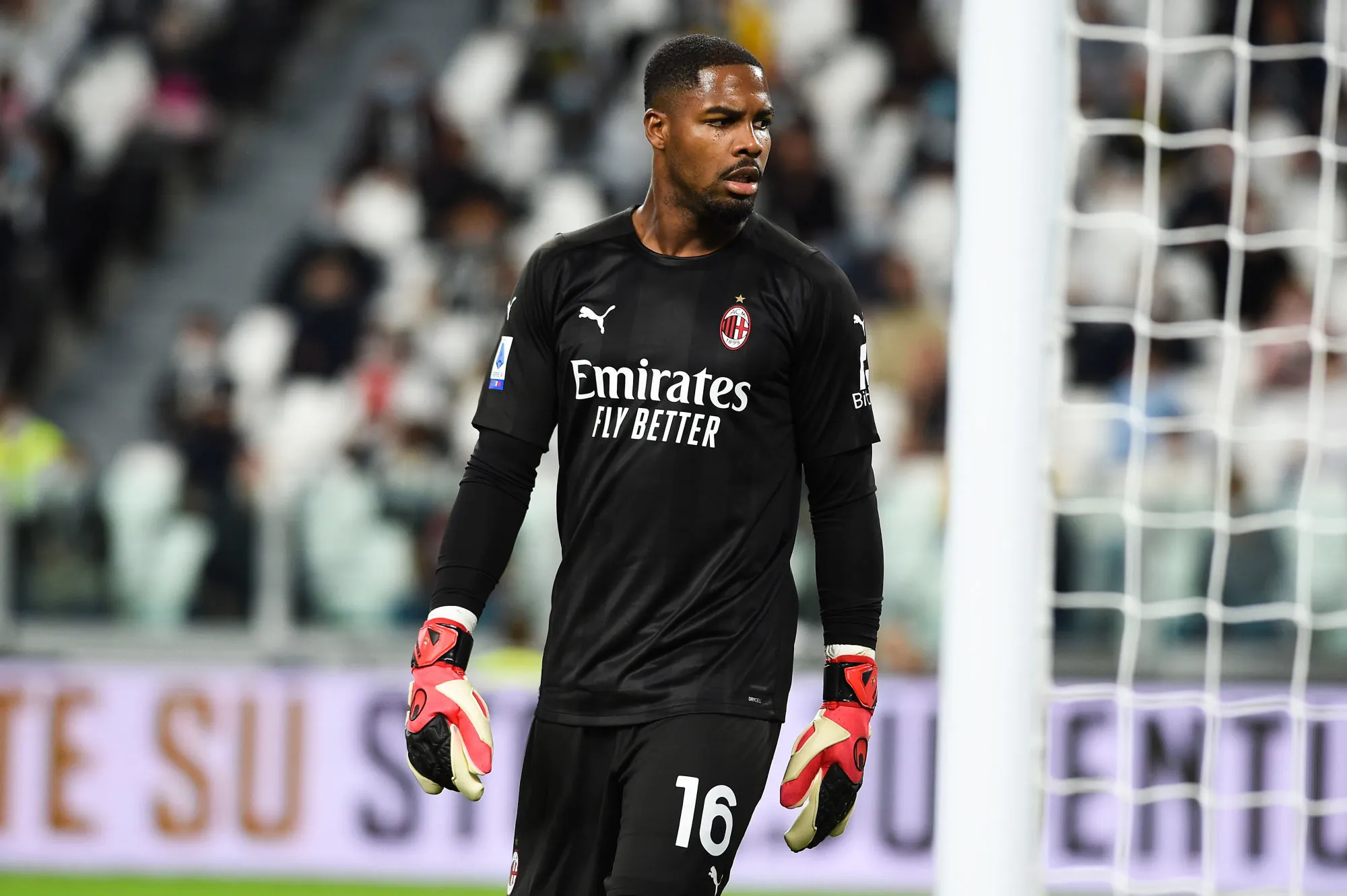 Mike Maignan victime d’insultes racistes par des supporters de la Juventus