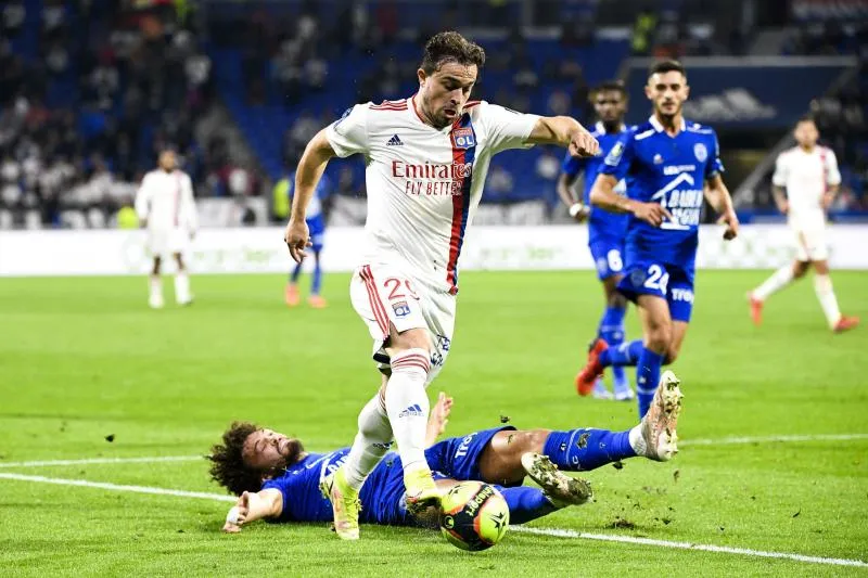 Lyon renverse Troyes