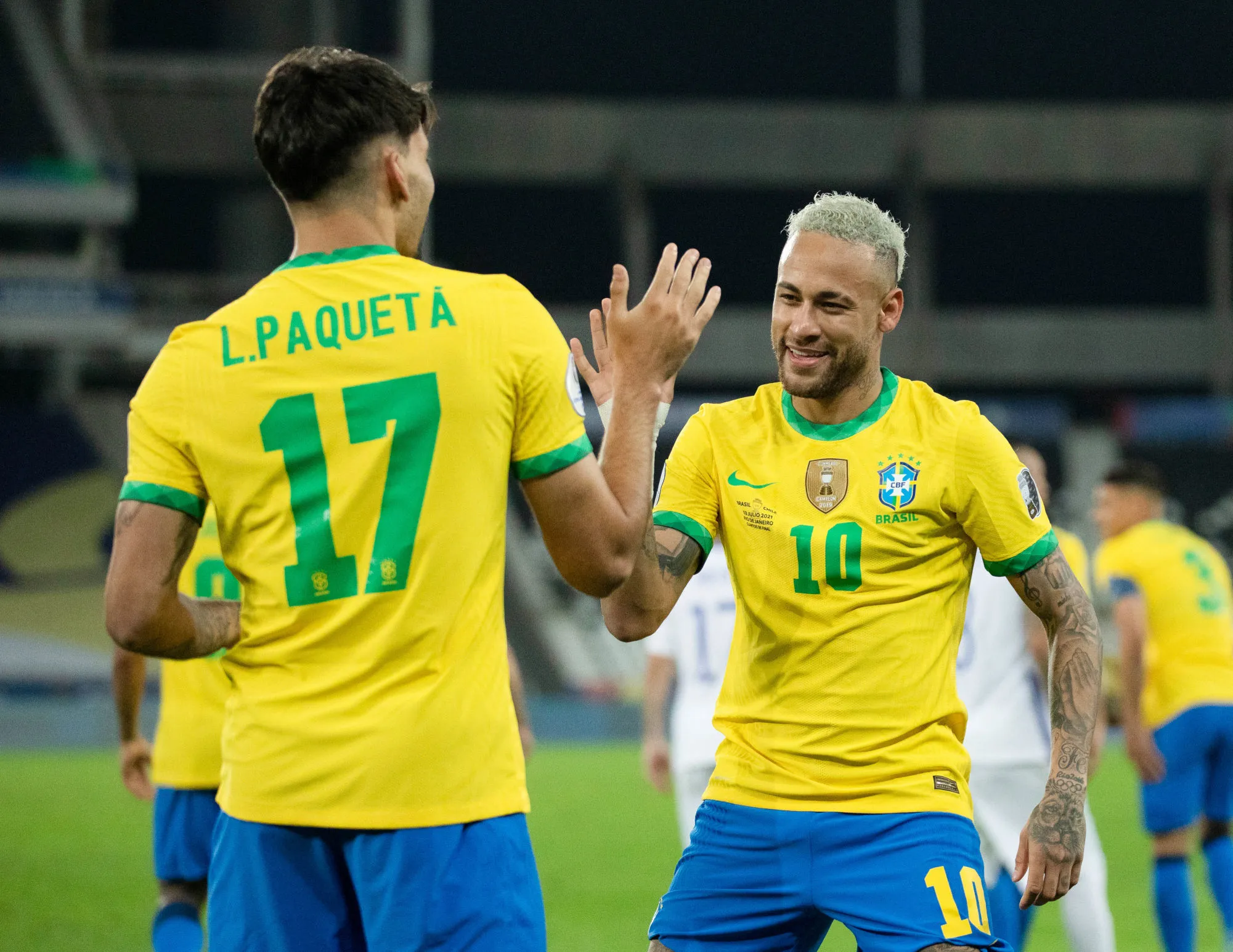 Neymar s’insurge contre le carton jaune infligé à Lucas Paquetá