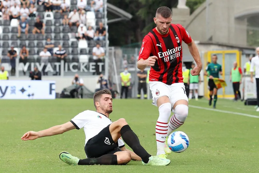 L&rsquo;AC Milan s&rsquo;en sort à La Spezia, Daniel Maldini buteur