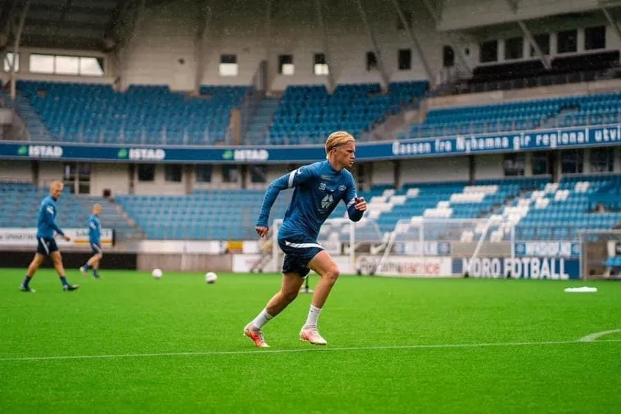 Albert Tjaaland, au nom du cousin