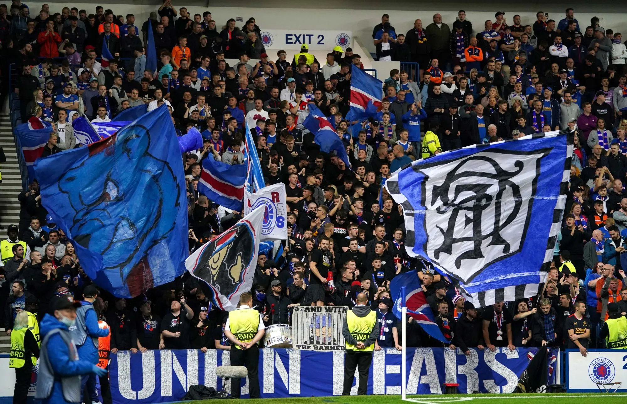 Le bus de l’OL redécoré par les supporters des Rangers