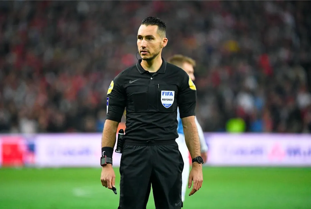 Doit-on vraiment entendre les arbitres au micro ?