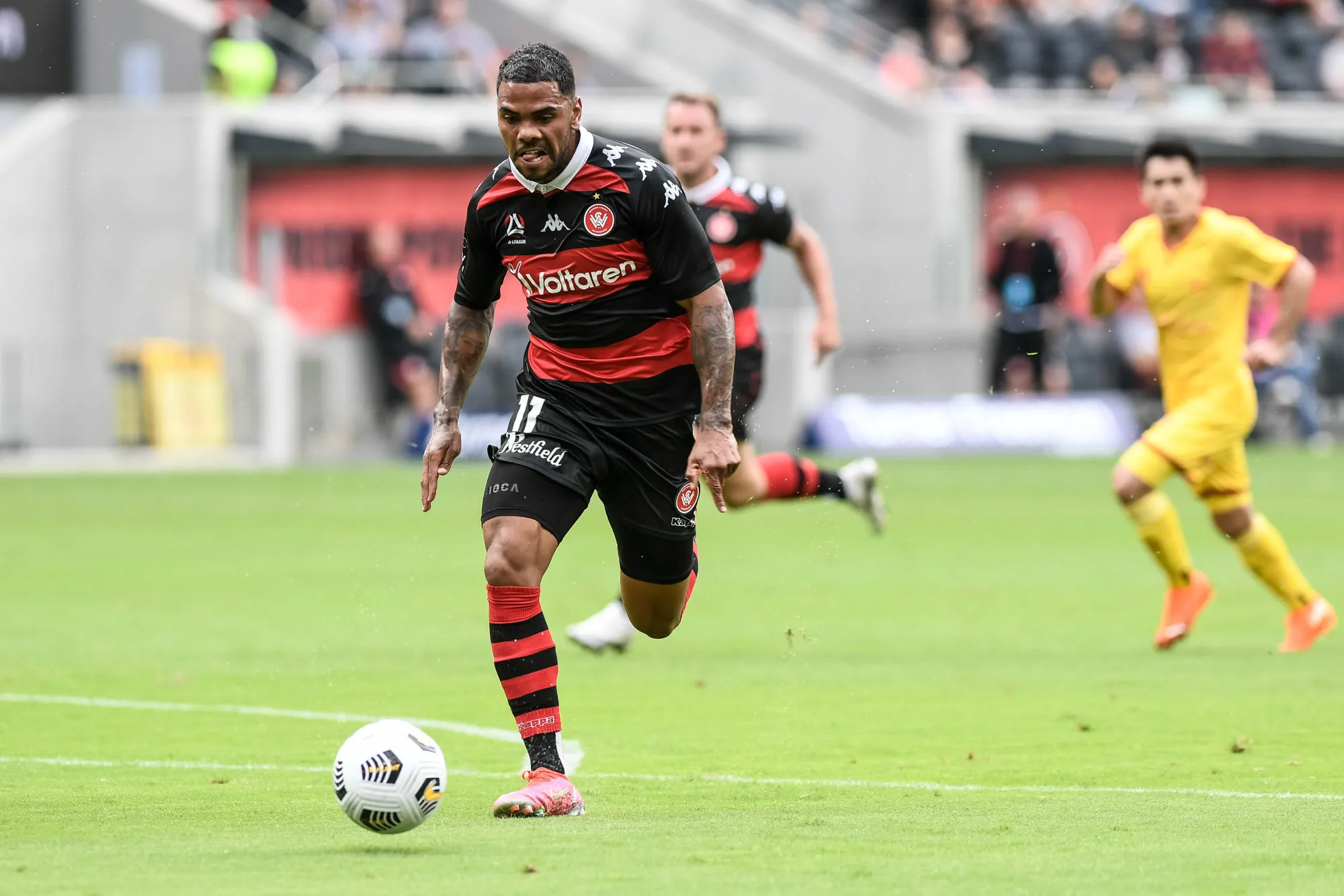 Kwame Yeboah (ex-Mönchengladbach) stoppe sa carrière pour devenir mannequin