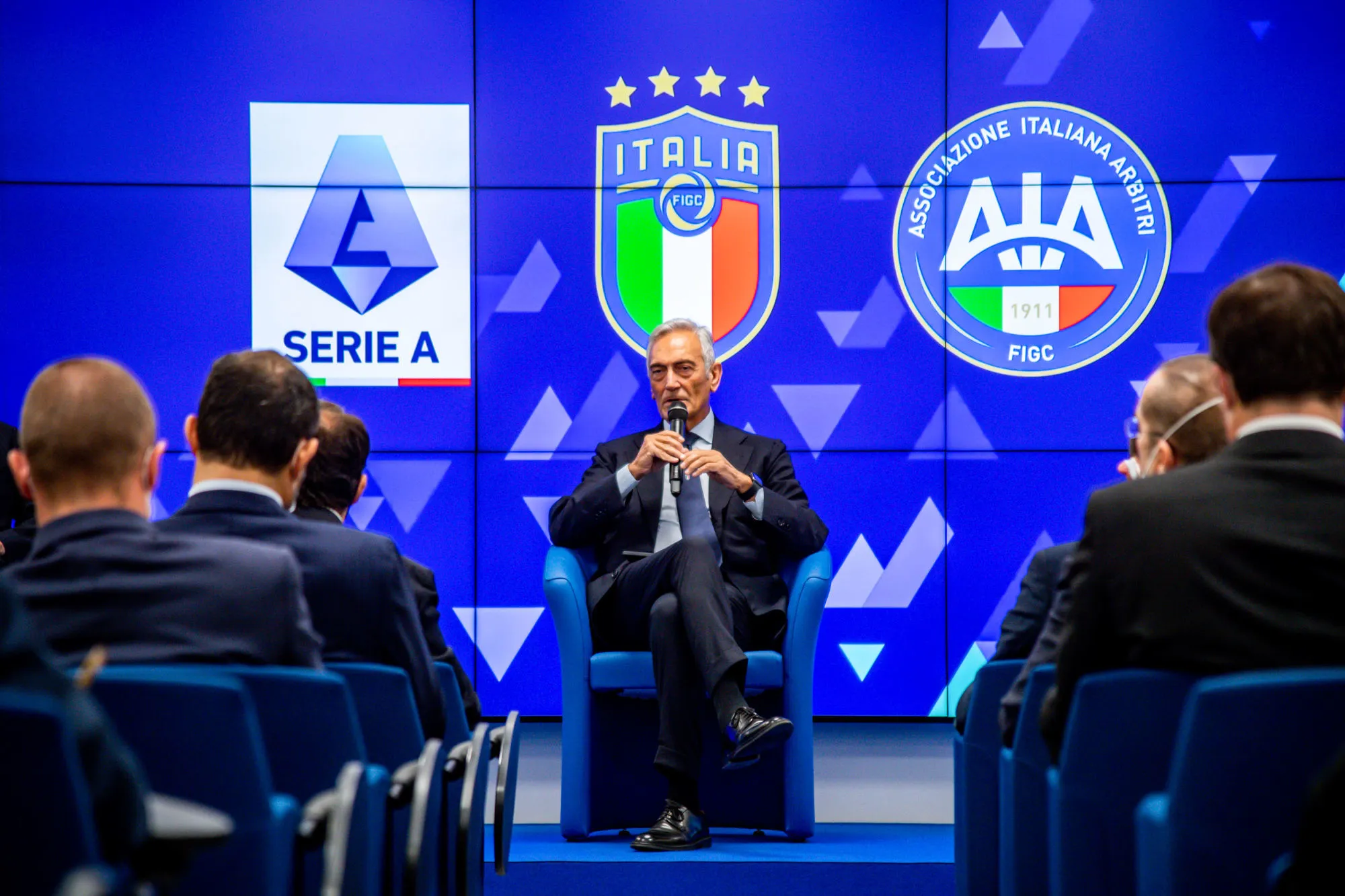 Le président de la fédération italienne Gabriele Gravina veut bannir définitivement les racistes des stades