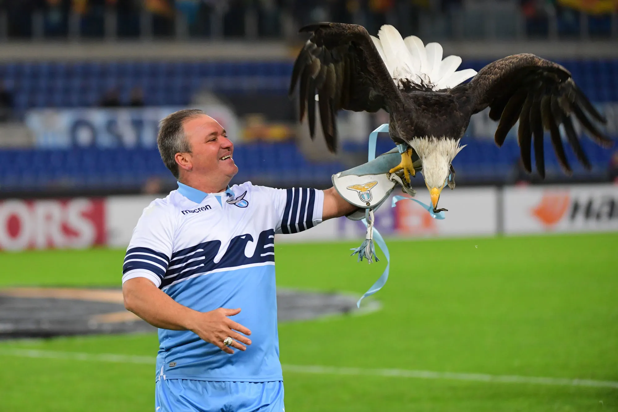 Le dresseur d&rsquo;aigle de la Lazio viré pour salut fasciste