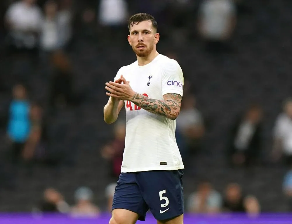 Pierre-Emile Højbjerg a porté secours à un spectateur victime d&rsquo;un malaise après Tottenham-Manchester United