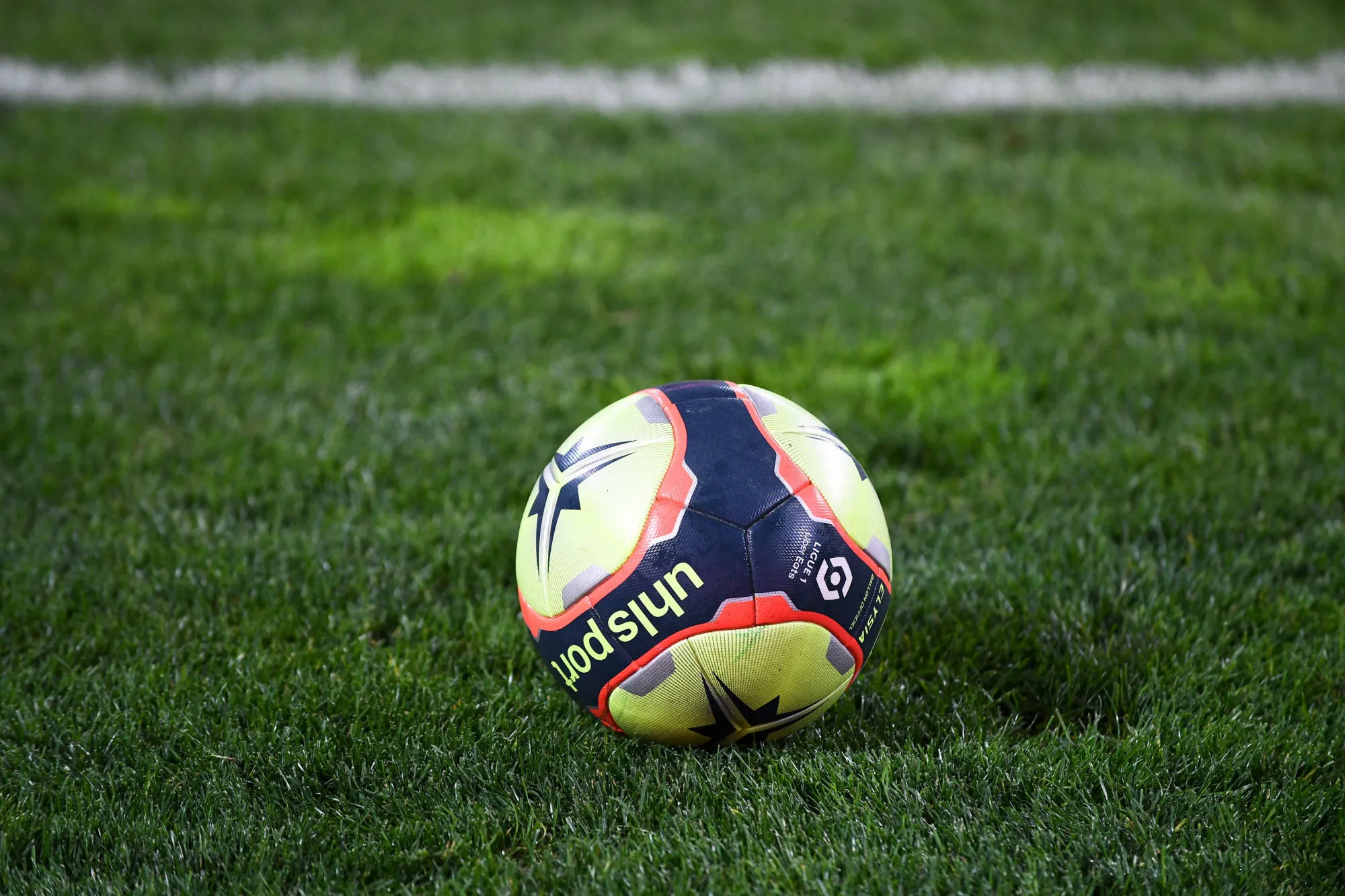 Des joueurs visés par des coups de mortier en Coupe de France