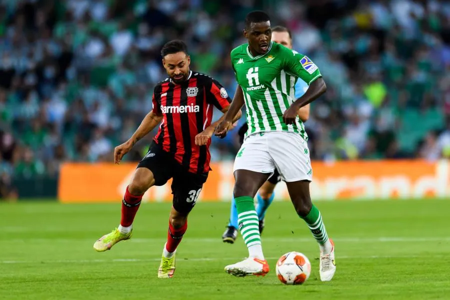 Le Bayer sauve un point à Séville, Fenerbahçe accroché par Antwerp