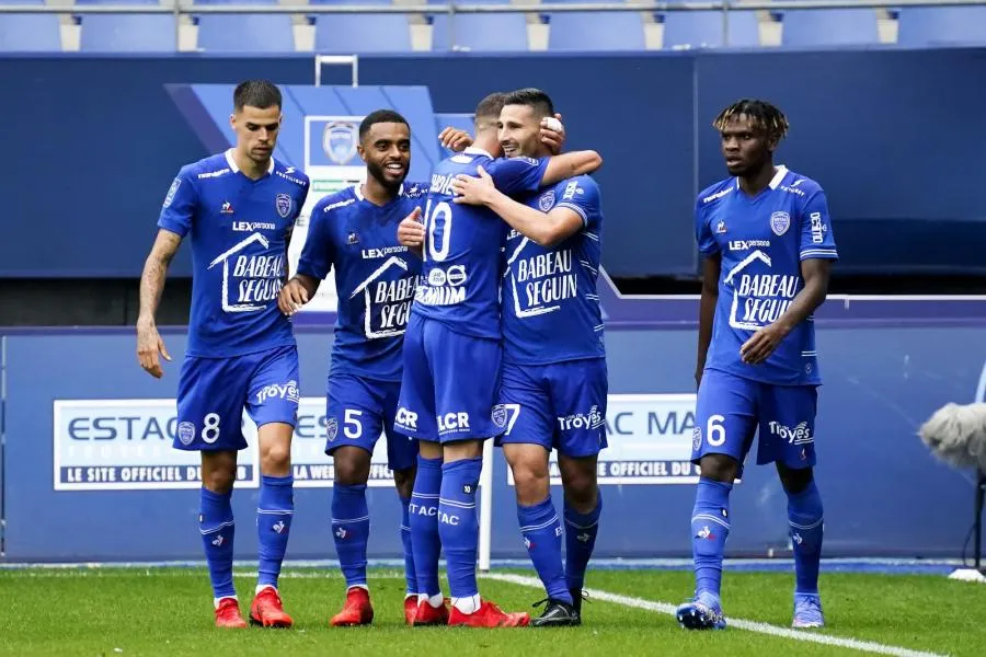 Troyes s&rsquo;offre le derby à Reims