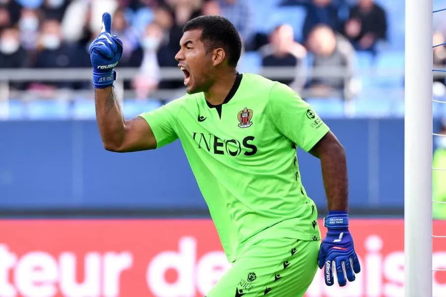 Walter Benítez ne ferme pas la porte à l’équipe de France