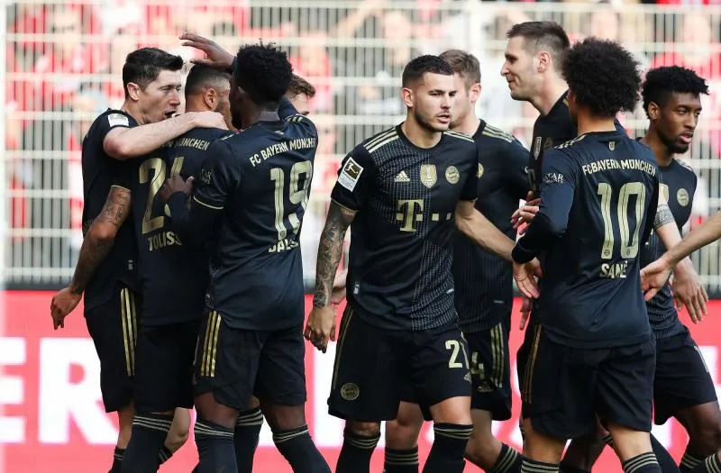 Le Bayern écrabouille l&rsquo;Union Berlin, Dortmund et Fribourg suivent le rythme