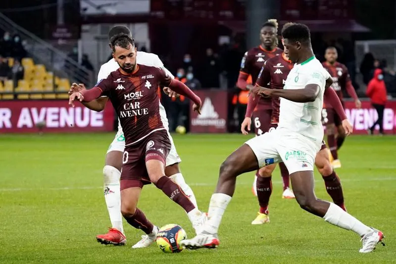 Malgré un but de 66 mètres de Khazri, Saint-Étienne ramène un nul de Metz