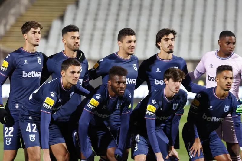 Belenenses SAD et Benfica remontés contre la Ligue