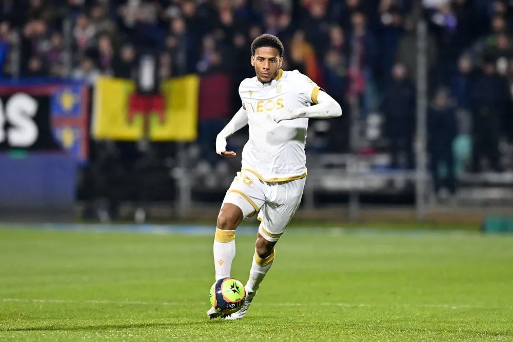 Todibo devait «<span style="font-size:50%">&nbsp;</span>lever le pied<span style="font-size:50%">&nbsp;</span>» quand il défendait sur Messi au Barça