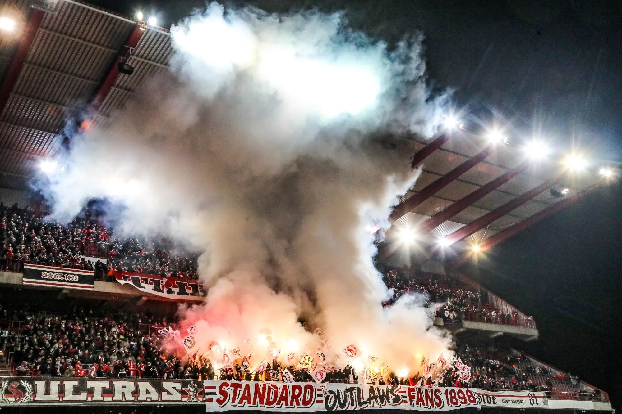 Le derby entre Charleroi et le Standard définitivement interrompu