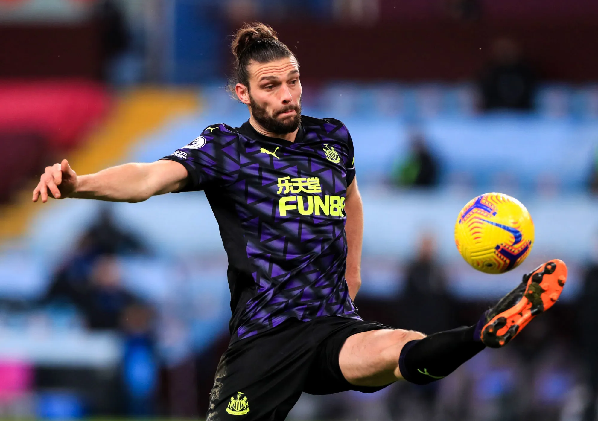 Andy Carroll rebondit à Reading
