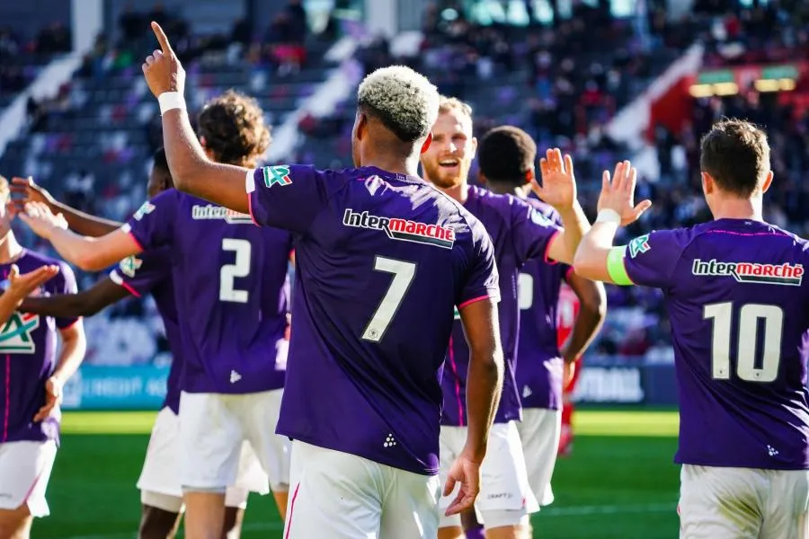 Toulouse fait exploser Nîmes, Nancy sort l&rsquo;ESTAC