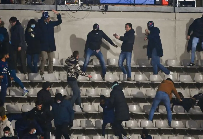 Match arrêté entre le Paris FC et Lyon !