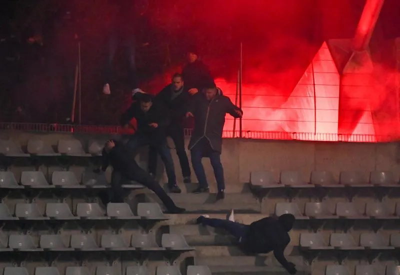 Paris FC-Lyon : dehors les cons !