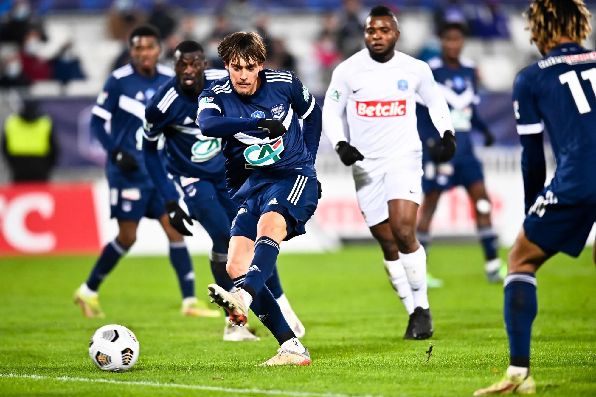 Bordeaux en met 10, Nice s’en sort et Brest passe de peu