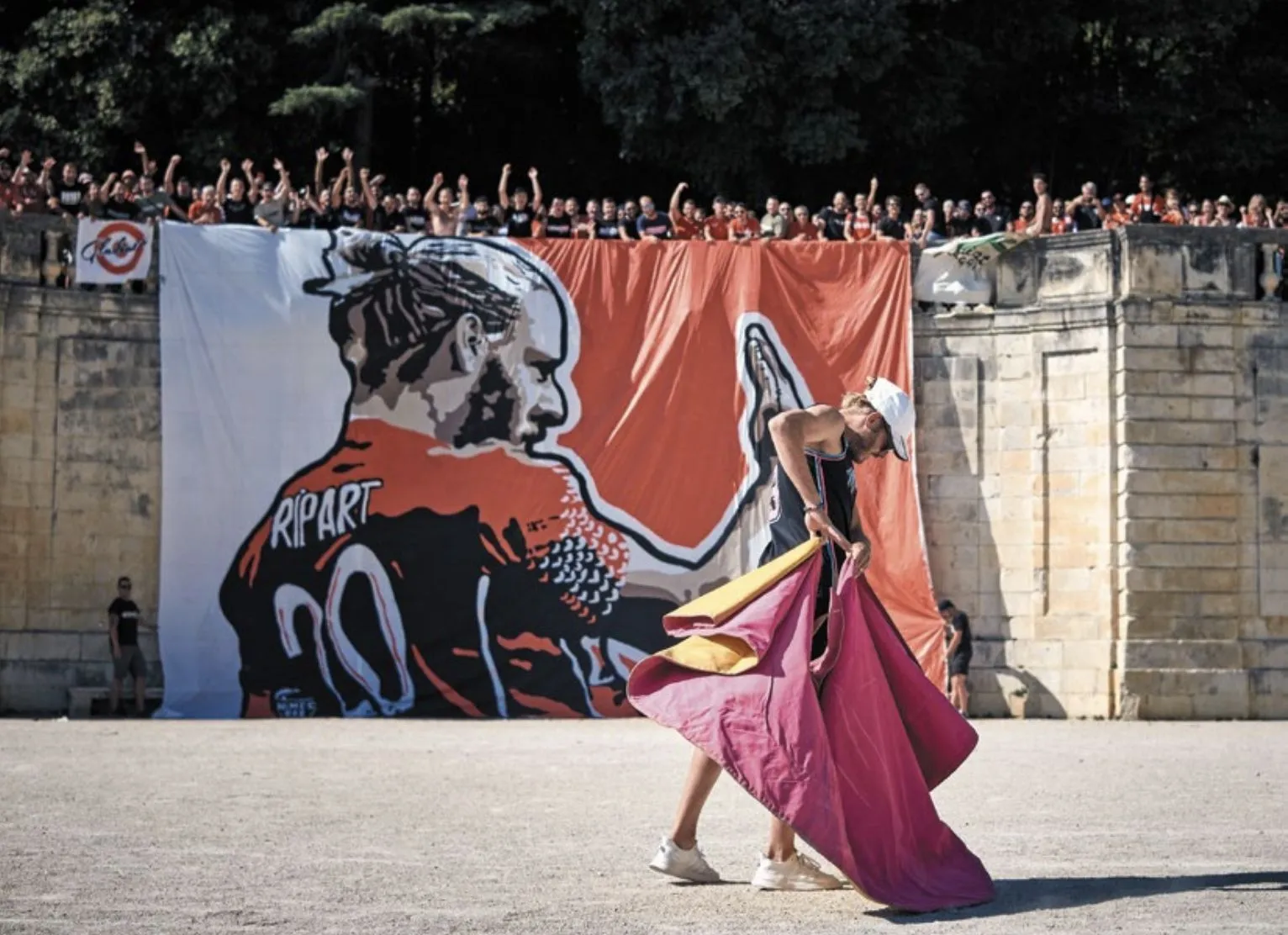 Quand Ripart était «<span style="font-size:50%">&nbsp;</span>rattrapé par sa femme<span style="font-size:50%">&nbsp;</span>» lors de ses adieux aux supporters nîmois