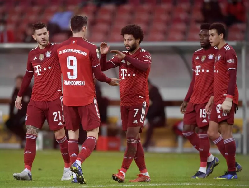 Le Bayern en plante cinq à Stuttgart