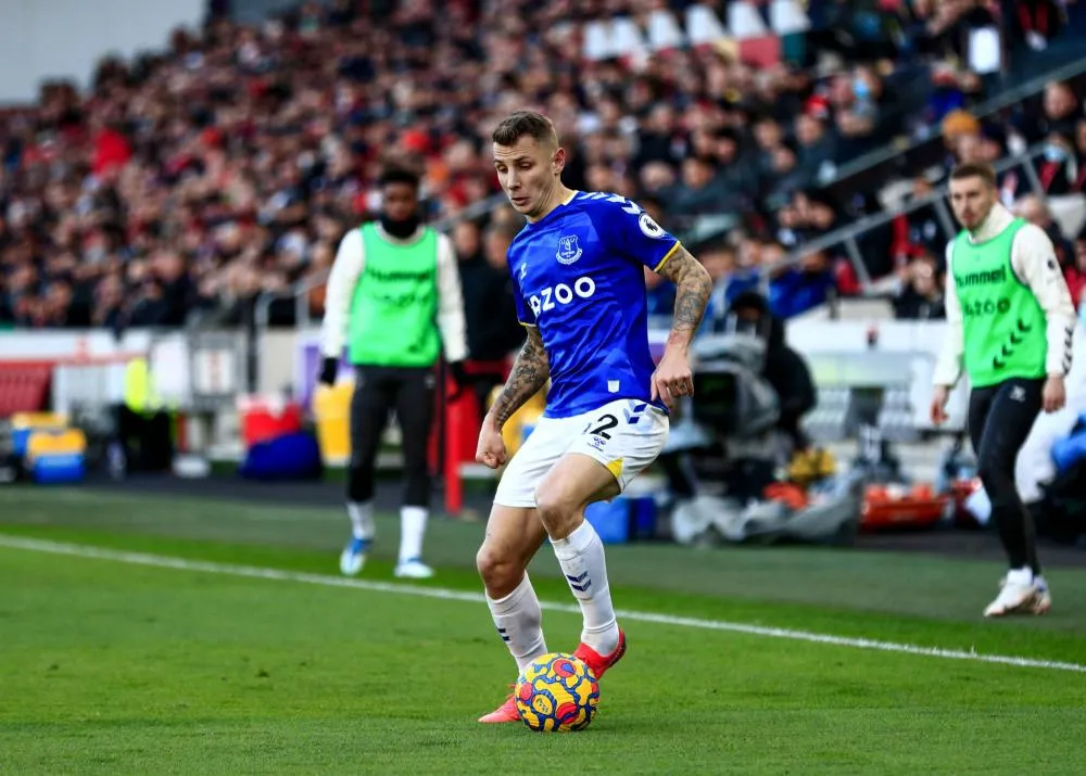 Lucas Digne (Everton) s’engage à Aston Villa