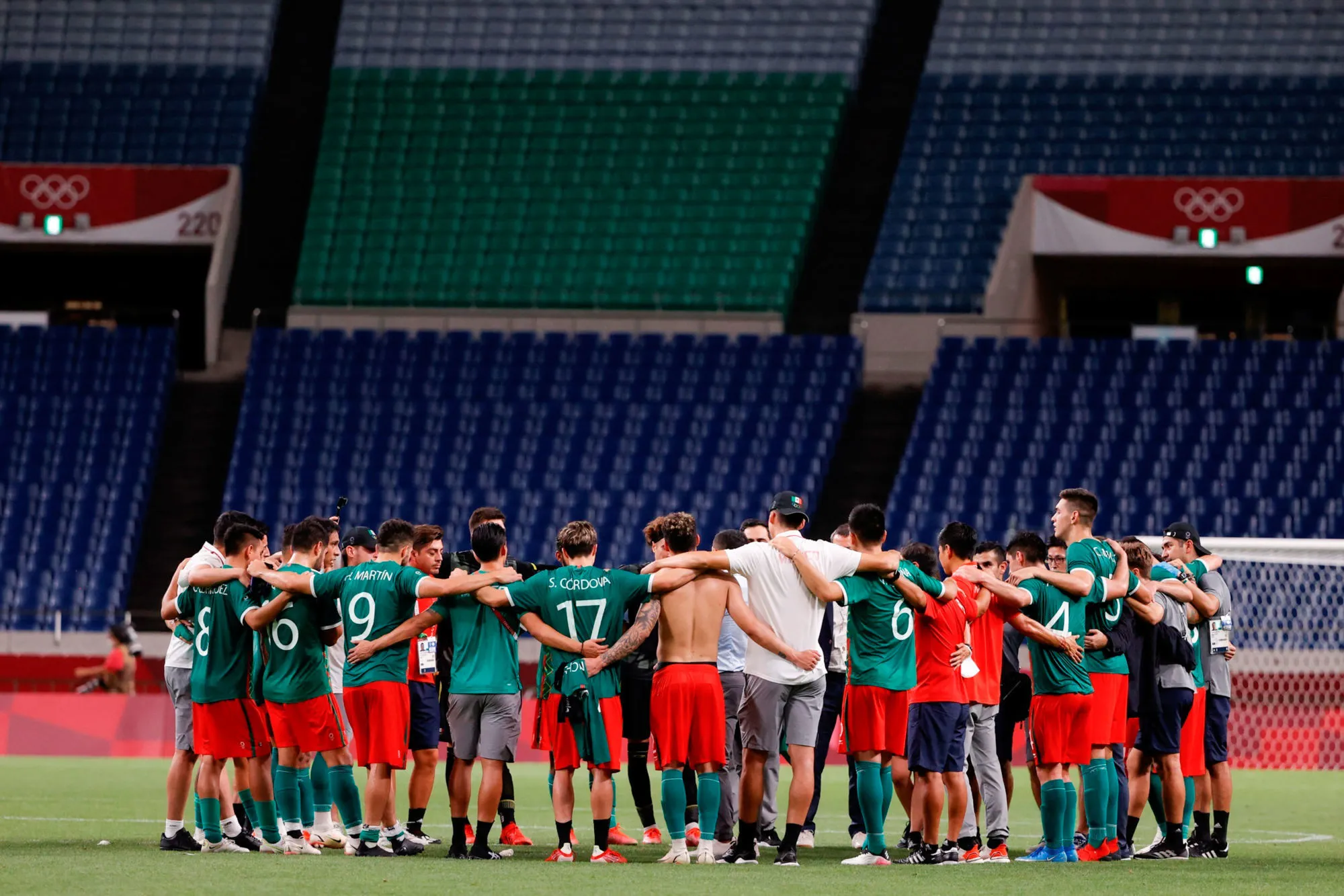 Cinq ans d’interdiction de stade pour les actes homophobes au Mexique
