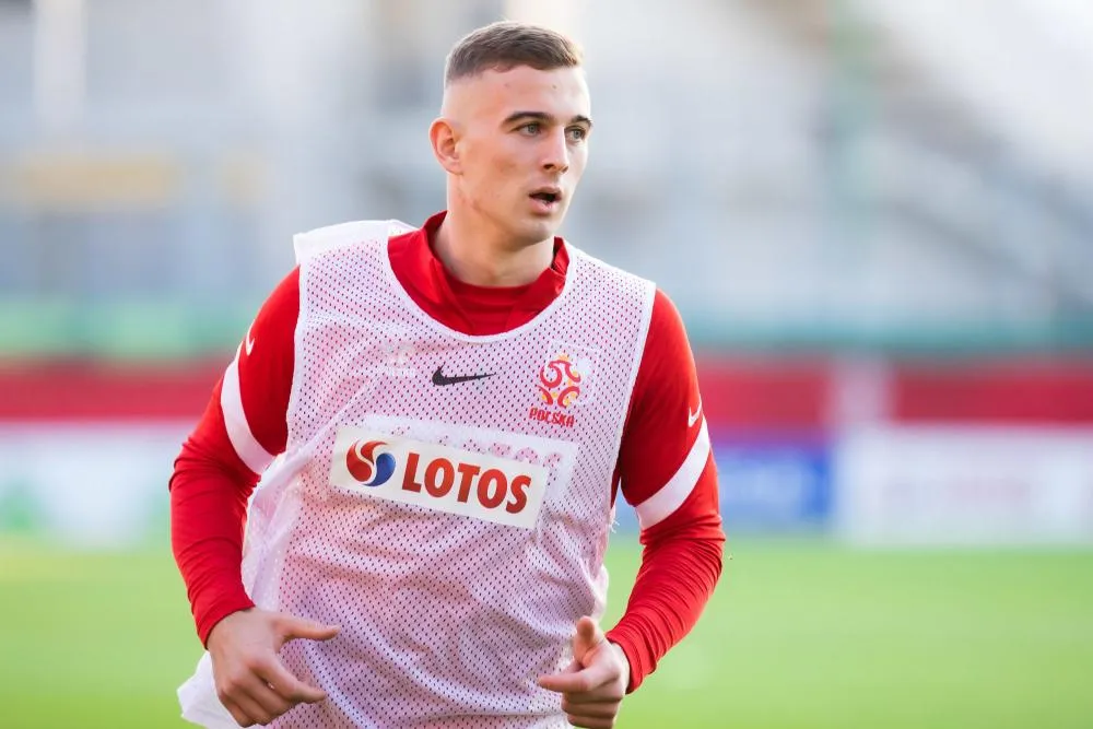 Kacper Kozłowski (Pogoń Szczecin) rejoint Brighton, mais part en prêt à l&rsquo;Union saint-gilloise