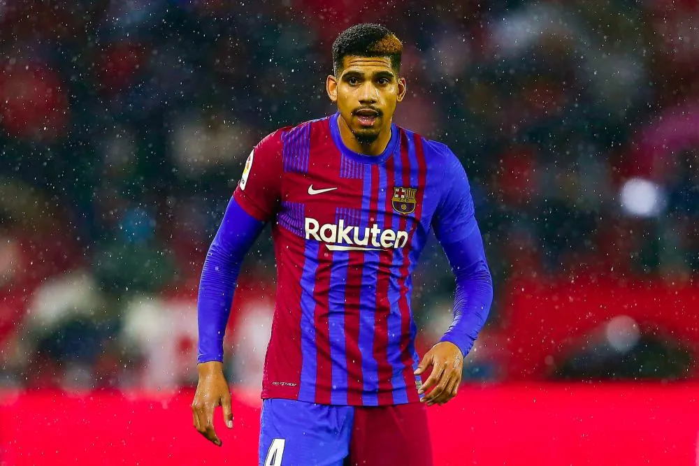 Ronald Araújo absent plusieurs semaines avec le Barça